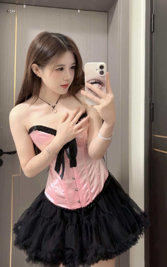 浦东粉嫩逼水多的妹妹