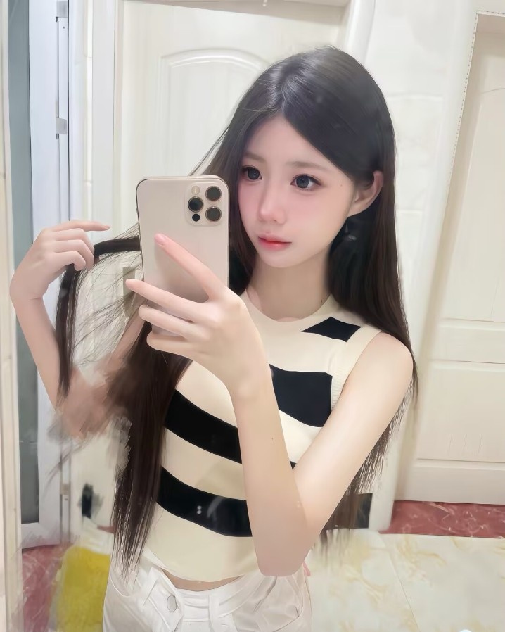 性感模特兼职人美皮肤白光滑