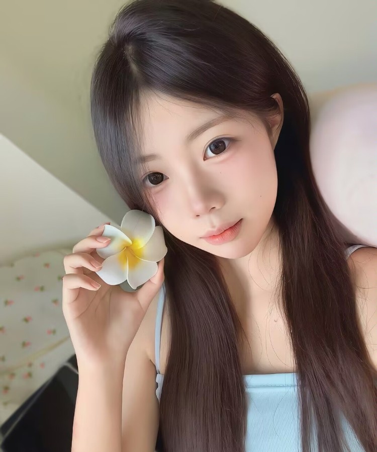性感模特兼职人美皮肤白光滑