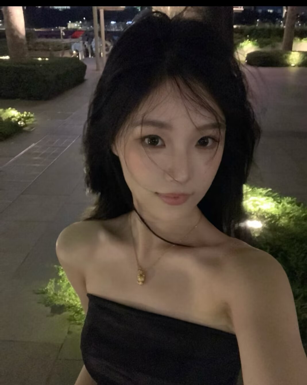 广州极品身材不扣嗨的骚逼三点粉嫩妹子