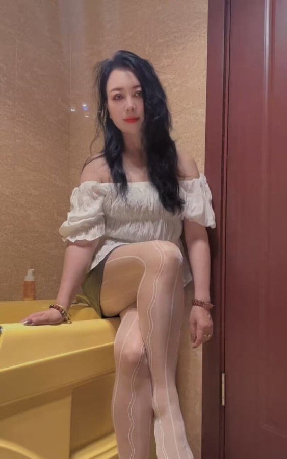 电视塔附近人妻