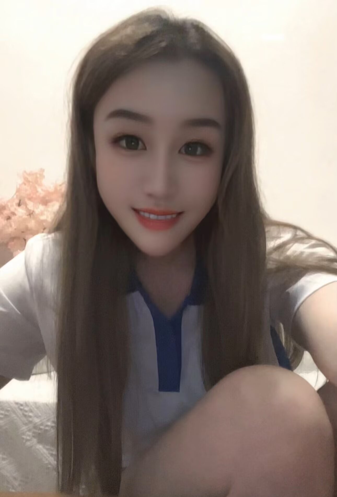 肤白长腿依依