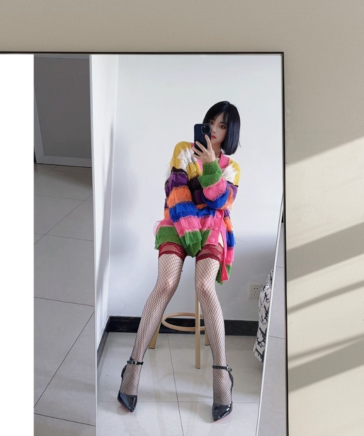 长腿大波美女。爱玩道具
