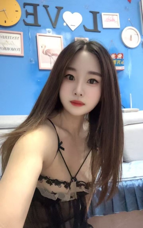 建邺舌吻月月